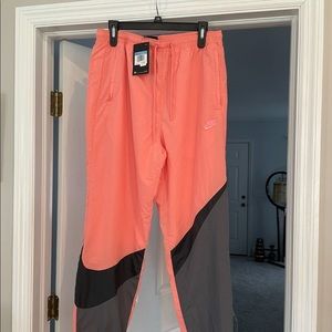Nike windbreaker pants
